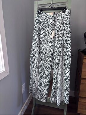 SHEIN Dark Green Wide-Leg Floral Trousers with White Blossoms